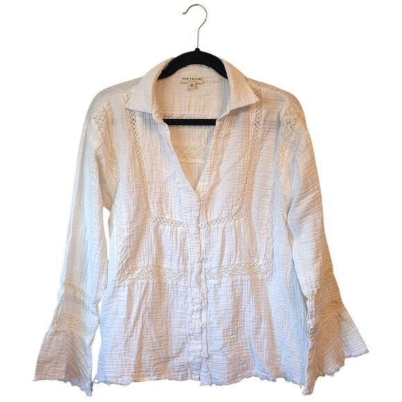 EARTHBOUND Tops - Earthbound Women's White Gauzy Cotton Eyelet Blouse Size M